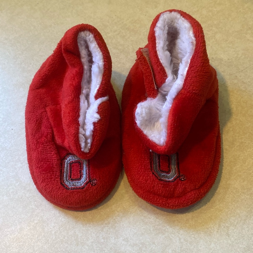 ♥️ Ohio state baby booties